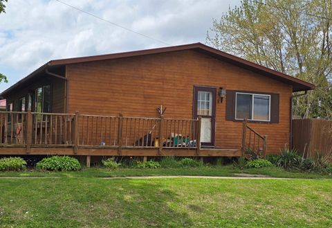 Photo of 301 Parker Street, Boscobel, WI 53805 (MLS # 2022328)