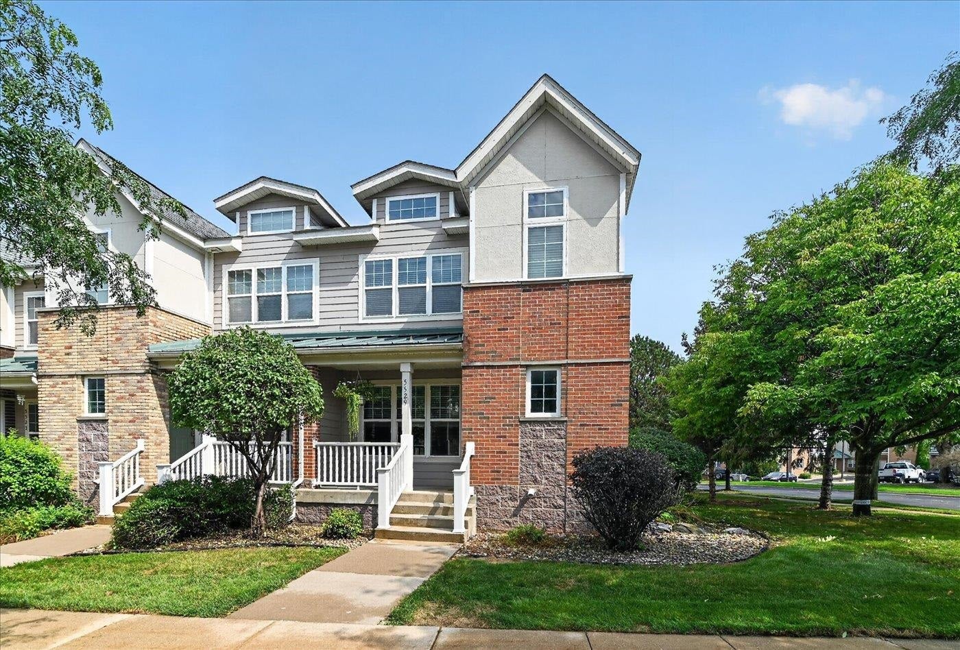 5529 Caddis Bend