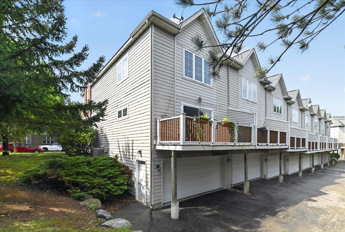 5529 Caddis Bend
