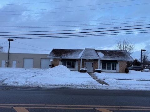 Photo of 35 N Walker Way, Sun Prairie, WI 53590 (MLS # 2015378)