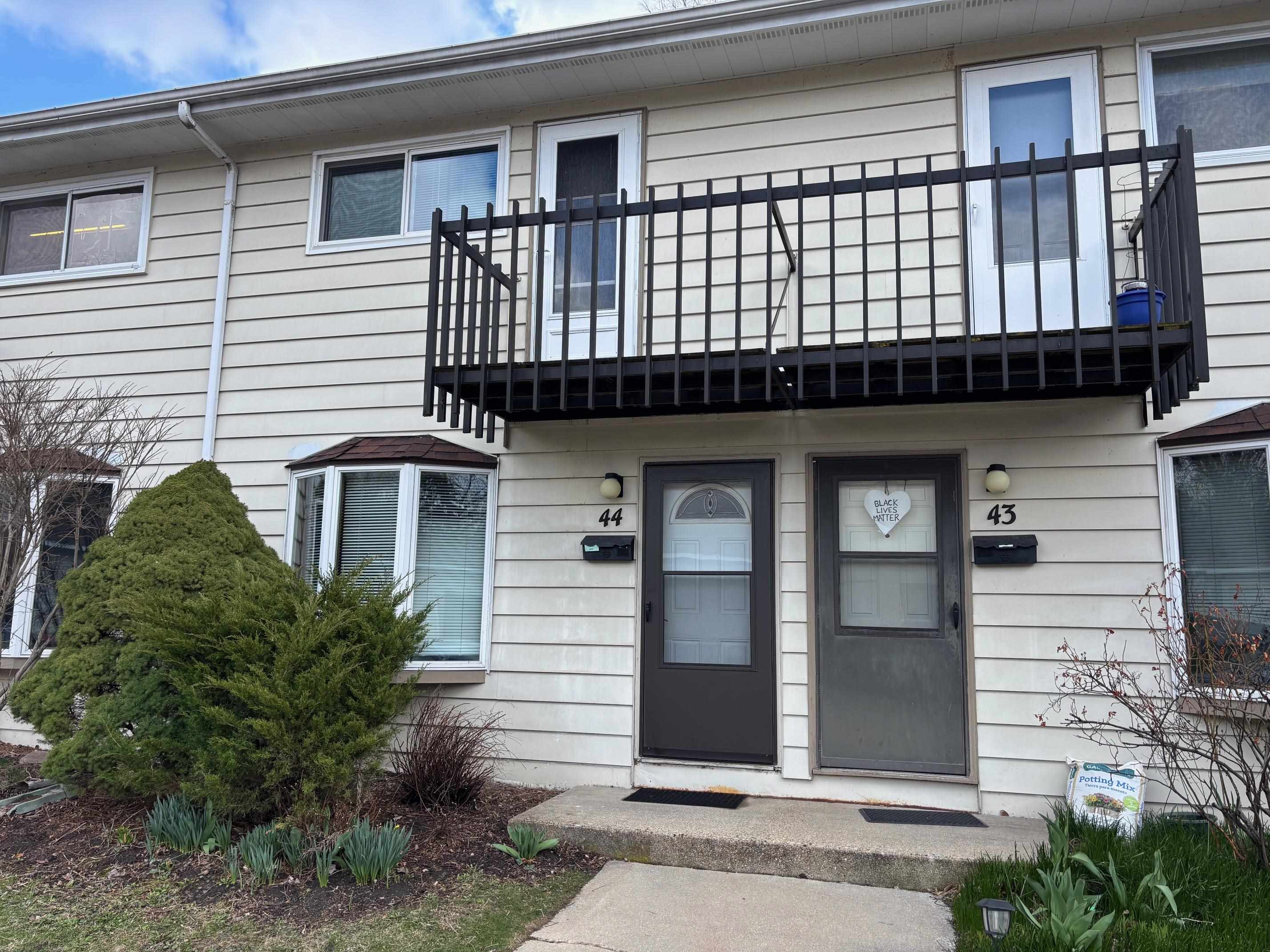 44 N Lakewood Gardens Lane