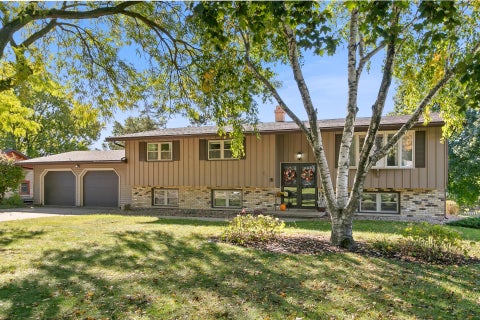 Photo of 221 14th Avenue, Baraboo, WI 53913 (MLS # 2034398)