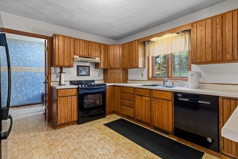 Tiny photo for N5701 Lakeview Drive, Green Lake, WI 54941 (MLS # 2009785)