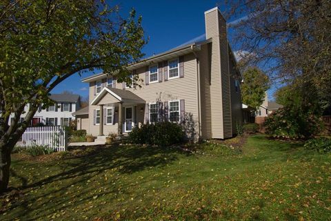 Photo of 498 N Arthur Circle, Verona, WI 53593 (MLS # 2017223)