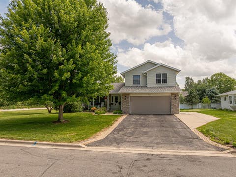 Photo of 509 Gold Coast Lane, Evansville, WI 53536 (MLS # 2030220)