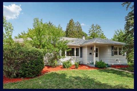 Photo of 324 Roosevelt Street, Fort Atkinson, WI 53538 (MLS # 2028733)