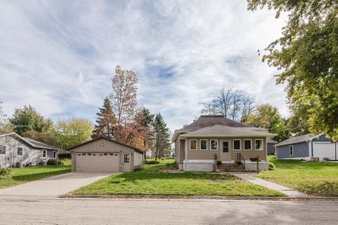 Photo of 309 E Chapel Street, Dodgeville, WI 53533 (MLS # 2035219)