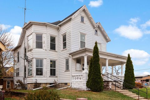 Photo of 1420 9th Street, Monroe, WI 53566 (MLS # 2019242)