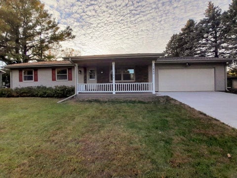 Photo of 1450 Country Club Court, Platteville, WI 53818 (MLS # 2034364)