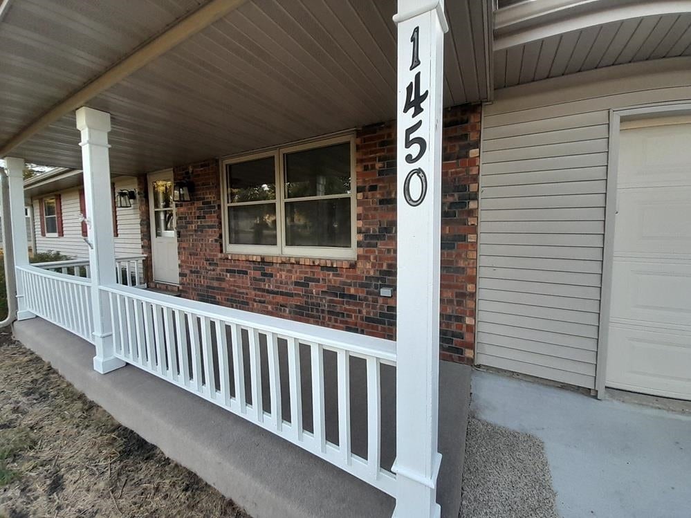 1450 Country Club Court