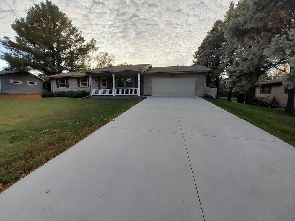 1450 Country Club Court