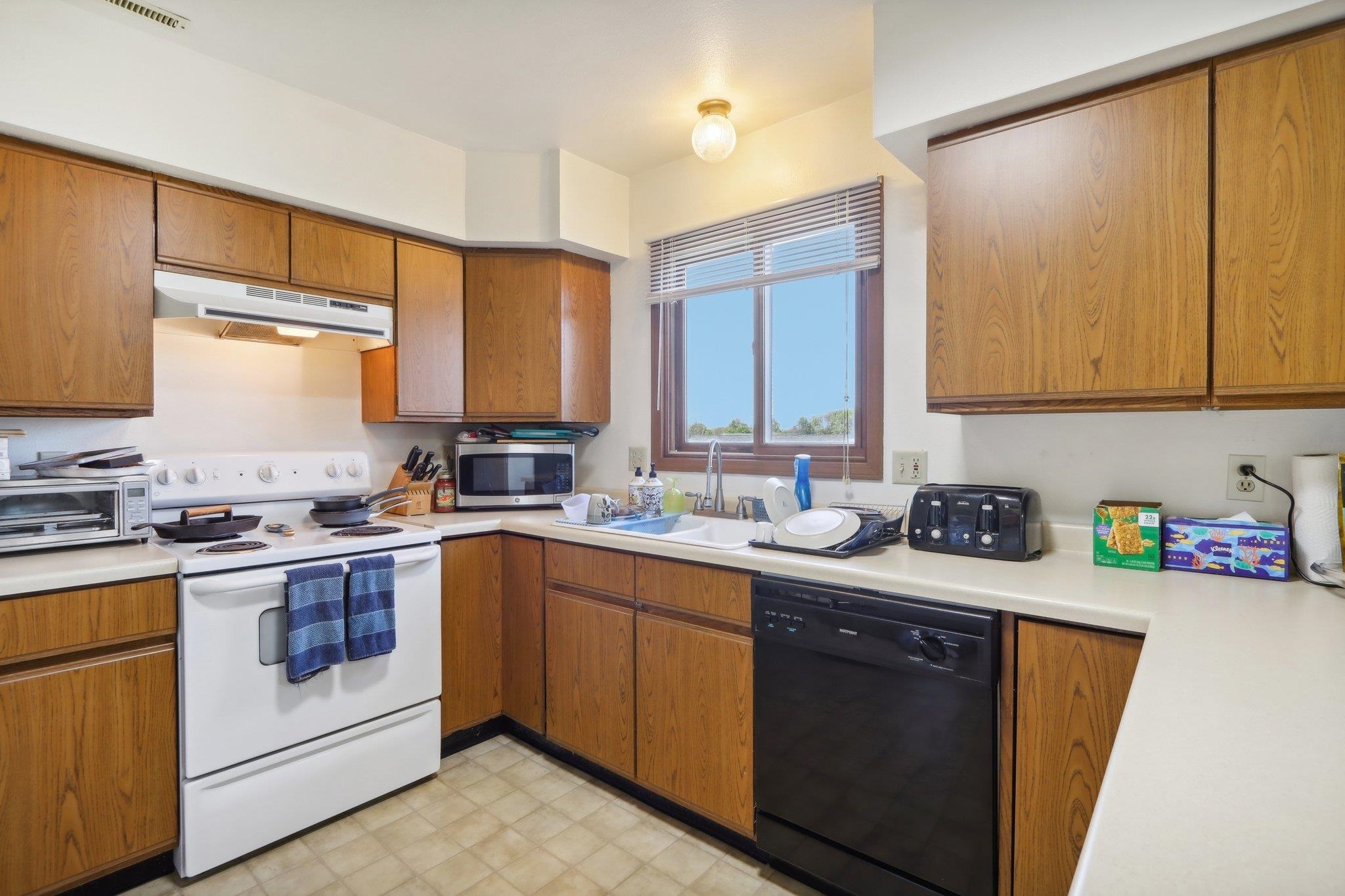 Reedsburg, Wisconsin 53959, United States, 4 Bedrooms Bedrooms, ,2 BathroomsBathrooms,Residential,Active,79884