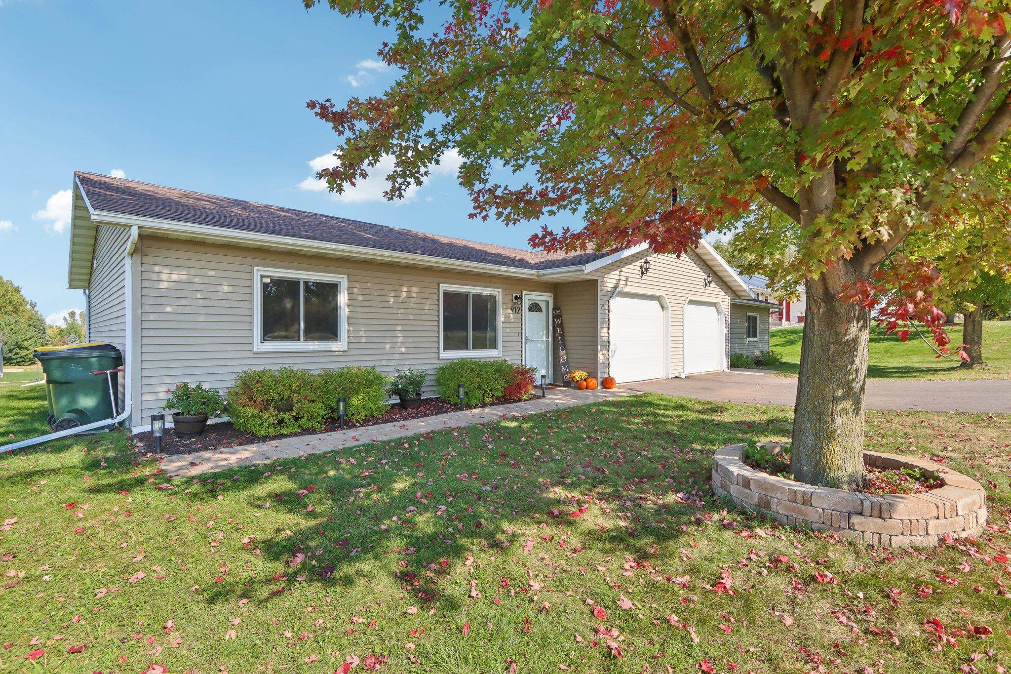 Reedsburg, Wisconsin 53959, United States, 4 Bedrooms Bedrooms, ,2 BathroomsBathrooms,Residential,Active,79884