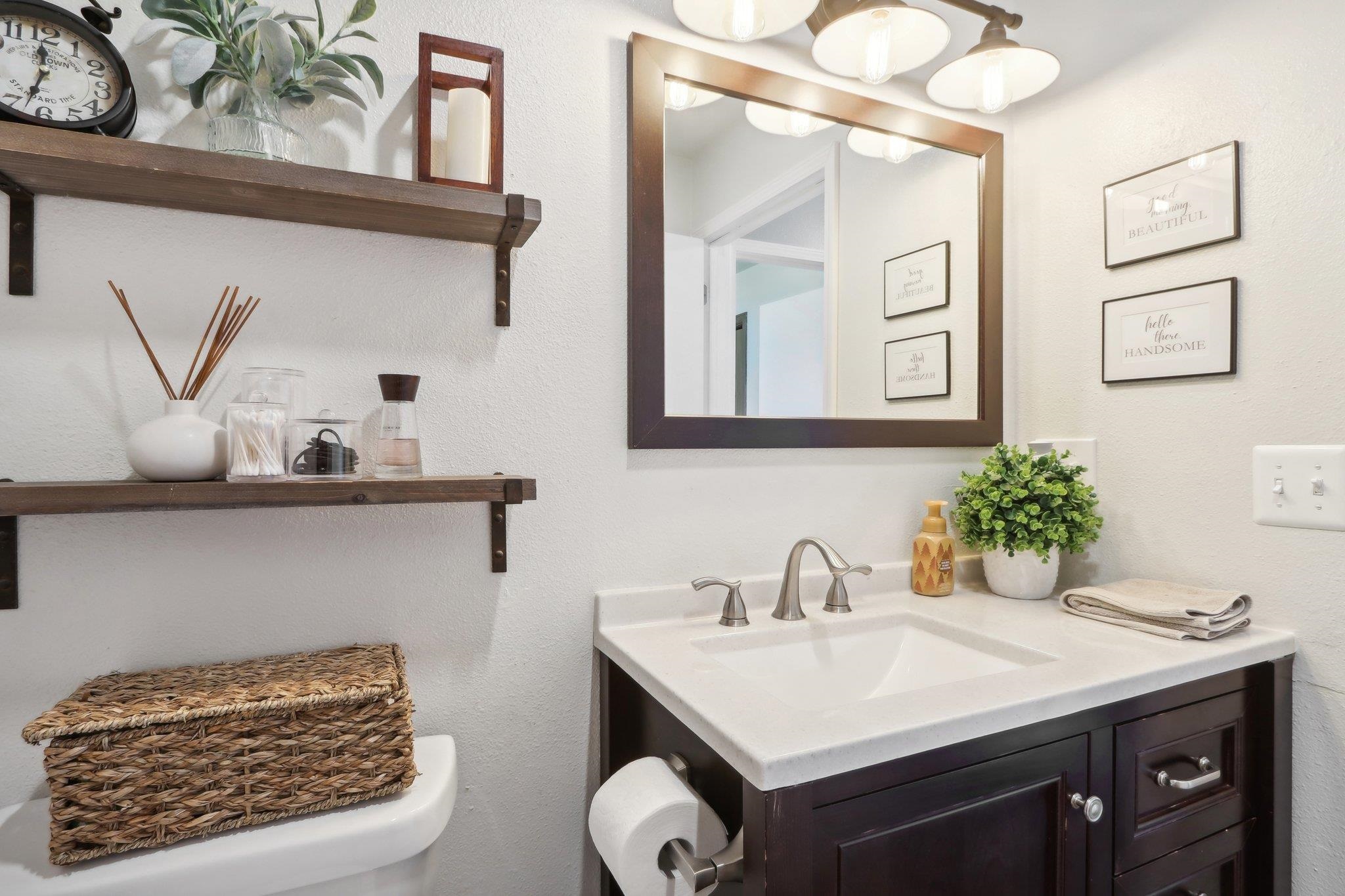 Reedsburg, Wisconsin 53959, United States, 4 Bedrooms Bedrooms, ,2 BathroomsBathrooms,Residential,Active,79884