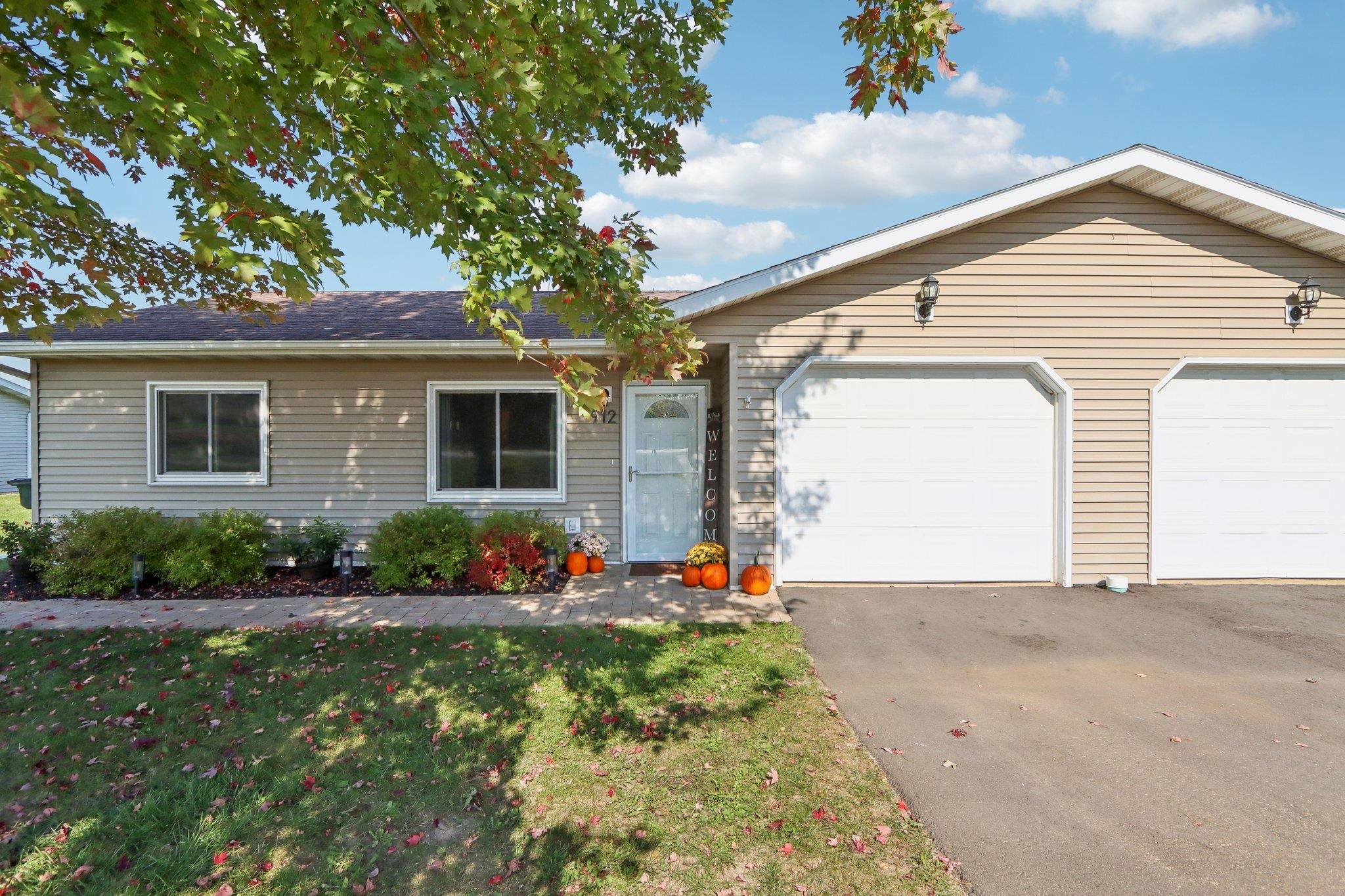 Reedsburg, Wisconsin 53959, United States, 4 Bedrooms Bedrooms, ,2 BathroomsBathrooms,Residential,Active,79884