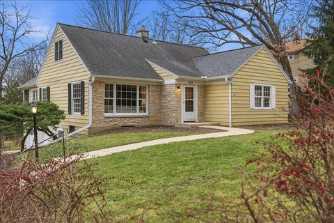Photo of 3223 Topping Road, Madison, WI 53705 (MLS # 2018995)
