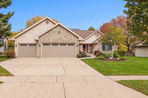Photo of 1917 Winchester Way, Waunakee, WI 53597 (MLS # 2035348)