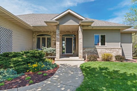 Photo of W14110 Crestview Drive, Prairie Du Sac, WI 53578 (MLS # 2021884)