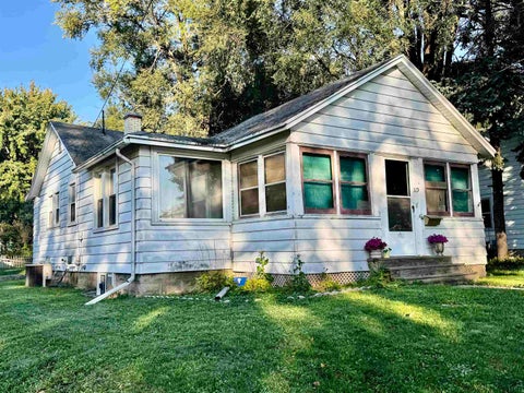 Photo of 319 N Pine Street, Janesville, WI 53546 (MLS # 2035608)