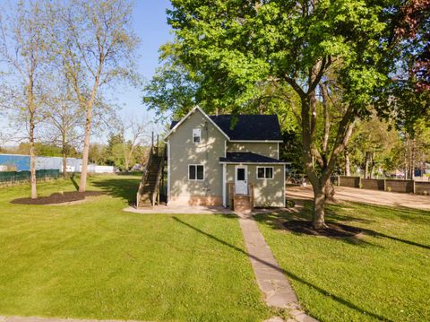 Photo of 208 Portland Road, Waterloo, WI 53594 (MLS # 2023614)