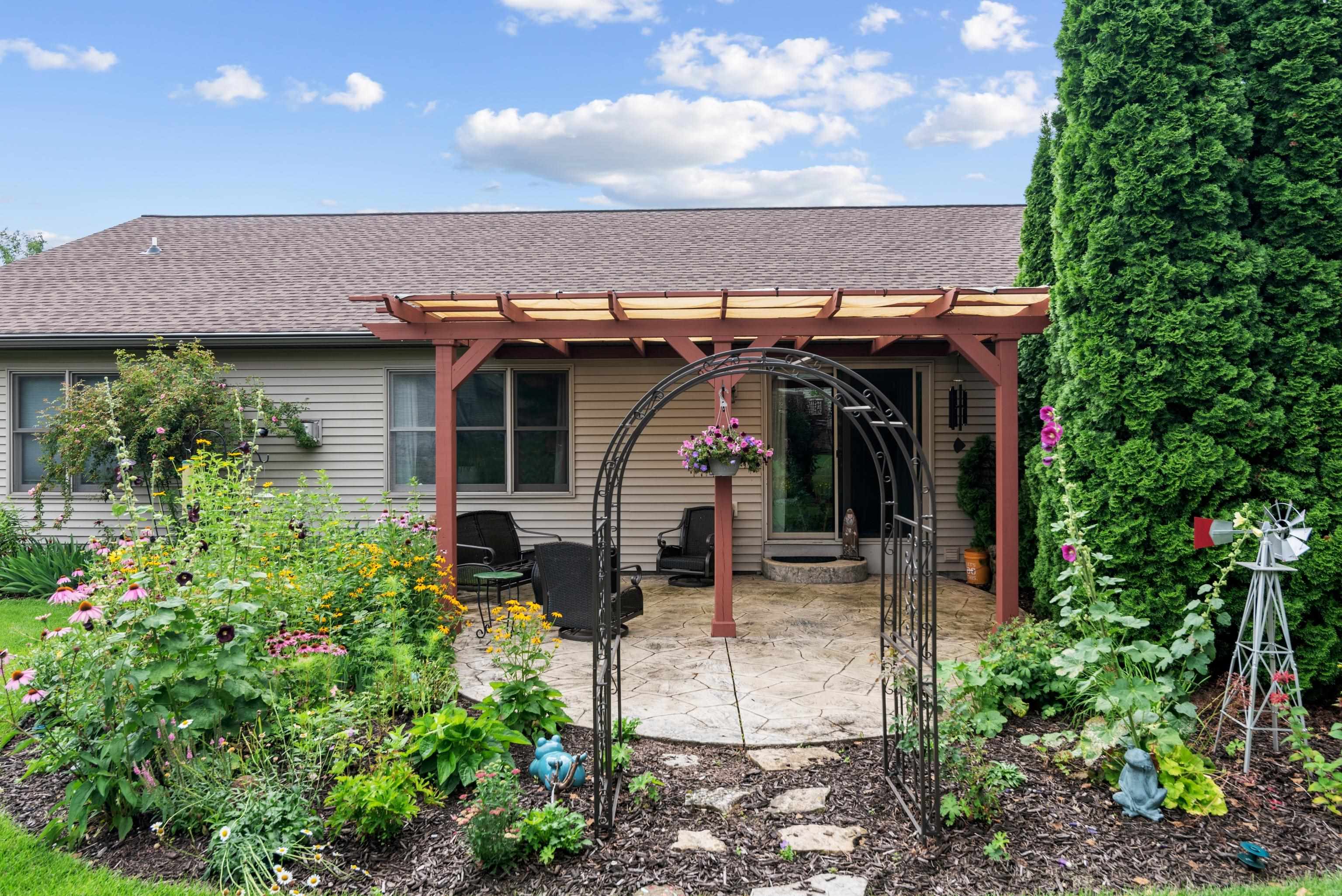 Stoughton, Wisconsin 53589, United States, 3 Bedrooms Bedrooms, ,3 BathroomsBathrooms,Residential,Active,178076