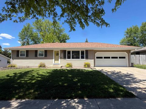 Photo of 1616 Crestview Street, Janesville, WI 53546 (MLS # 2023250)