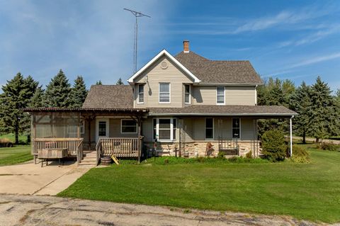 Tiny photo for N3825 County Road N, Markesan, WI 53946 (MLS # 2010156)