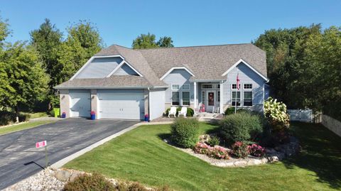 Photo of 933 E Meadow Circle, Edgerton, WI 53534 (MLS # 2007787)