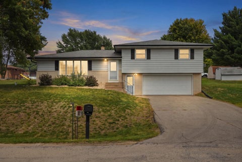 Photo of 1614 Thomas Street, Hazel Green, WI 53811 (MLS # 2032408)