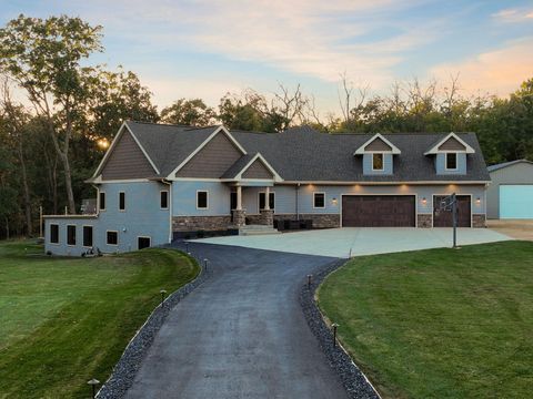 Photo of N8383 Smith Road, Brooklyn, WI 53521 (MLS # 2010524)