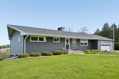 Photo of 1608 County B Road, Platteville, WI 53818 (MLS # 2023186)