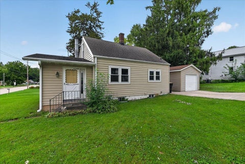 Photo of 301 N Stevenson Street, DeForest, WI 53598 (MLS # 2033164)