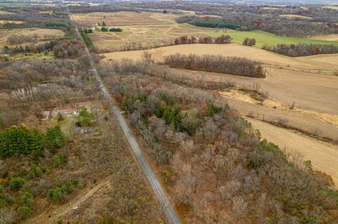 Tiny photo for 6689 Purcell Road, Belleville, WI 53508 (MLS # 2012734)