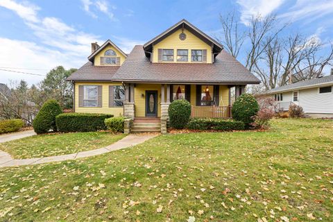 Photo of 615 S Wisconsin Street, Mineral Point, WI 53565 (MLS # 2012577)