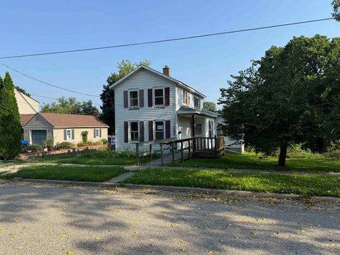 Photo of 1300 Grand Avenue, Janesville, WI 53546 (MLS # 2007585)