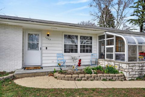 Photo of 1422 Diamond Court, Sun Prairie, WI 53590 (MLS # 2019265)