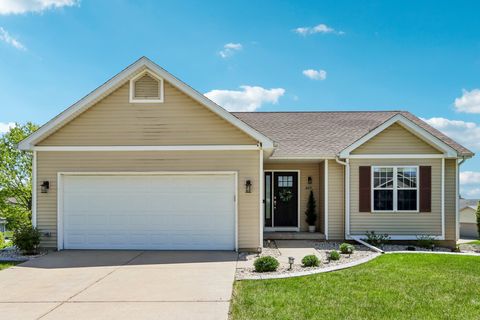 Photo of 809 Brookstone Crest, Mount Horeb, WI 53572 (MLS # 2023703)