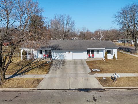 Photo of 1107-1111 12th Street, Reedsburg, WI 53959 (MLS # 2016583)