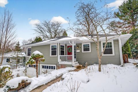 Photo of 9 Frederick Circle, Madison, WI 53711 (MLS # 2018648)