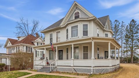 Photo of 330 S Hickory Street, Platteville, WI 53818 (MLS # 2019735)