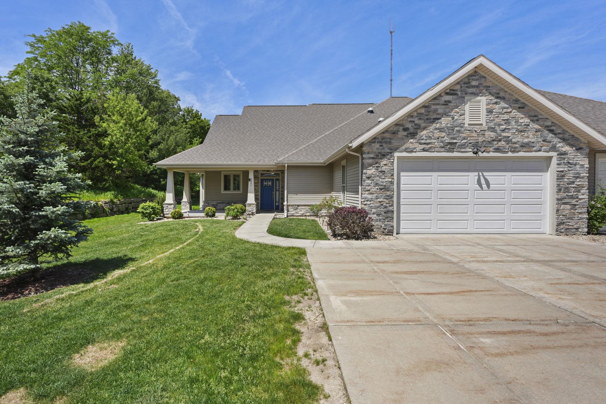 8221 Highview Drive