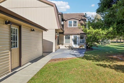 Photo of 414 Saddle Ridge, Portage, WI 53901 (MLS # 2035199)
