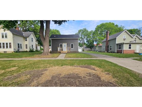Photo of 831 Harrison Avenue, Beloit, WI 53511 (MLS # 2023991)