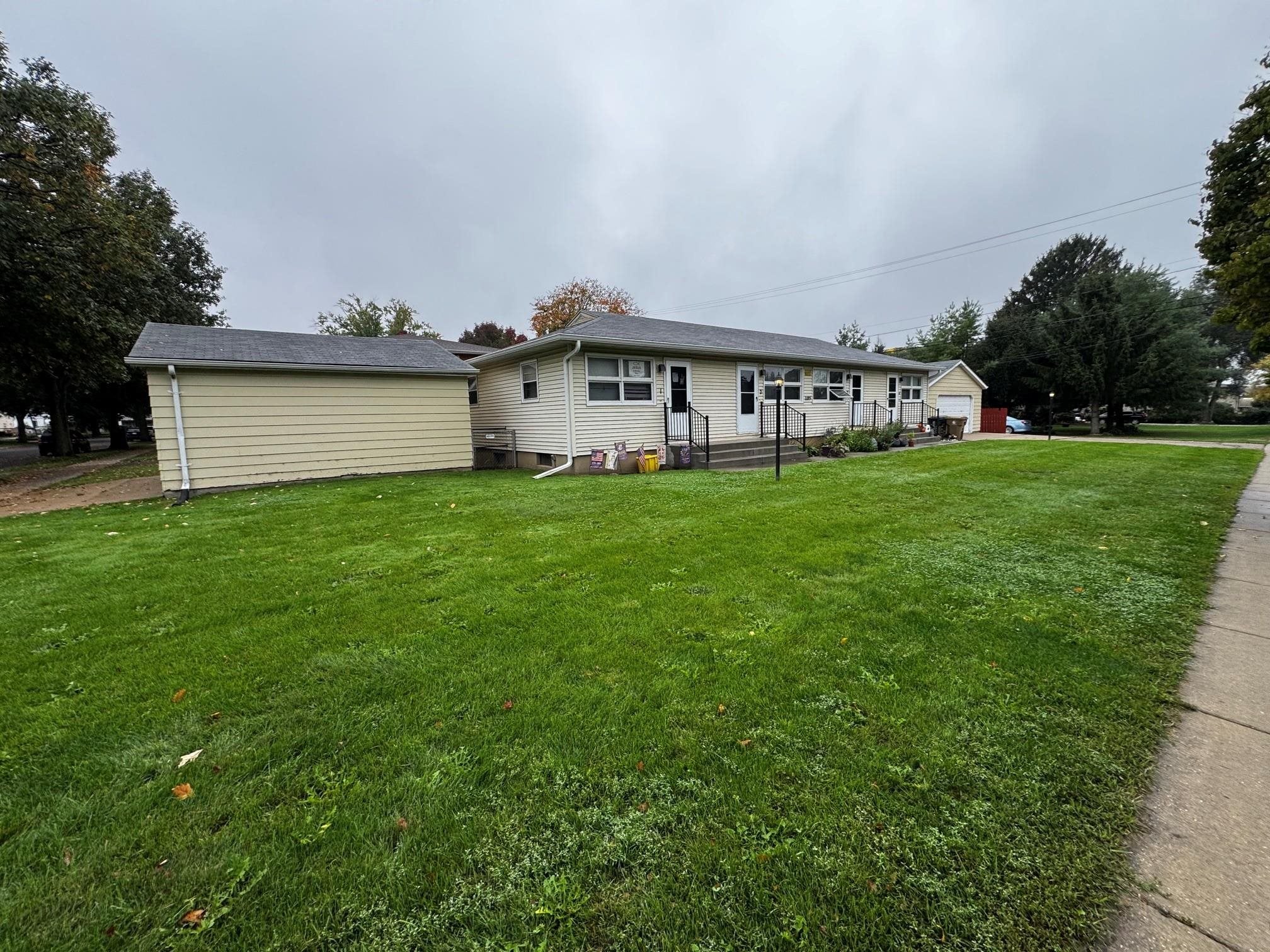 1105 W Badger Road