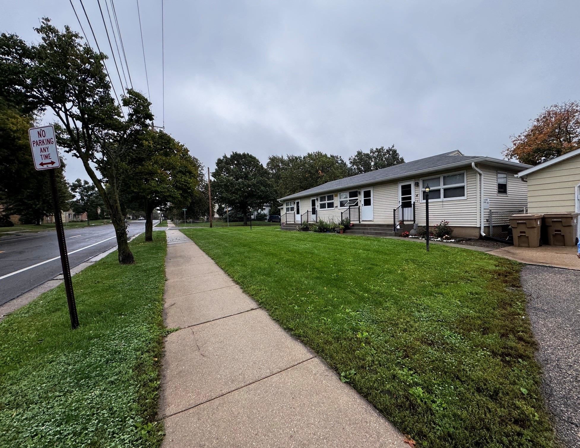 1105 W Badger Road