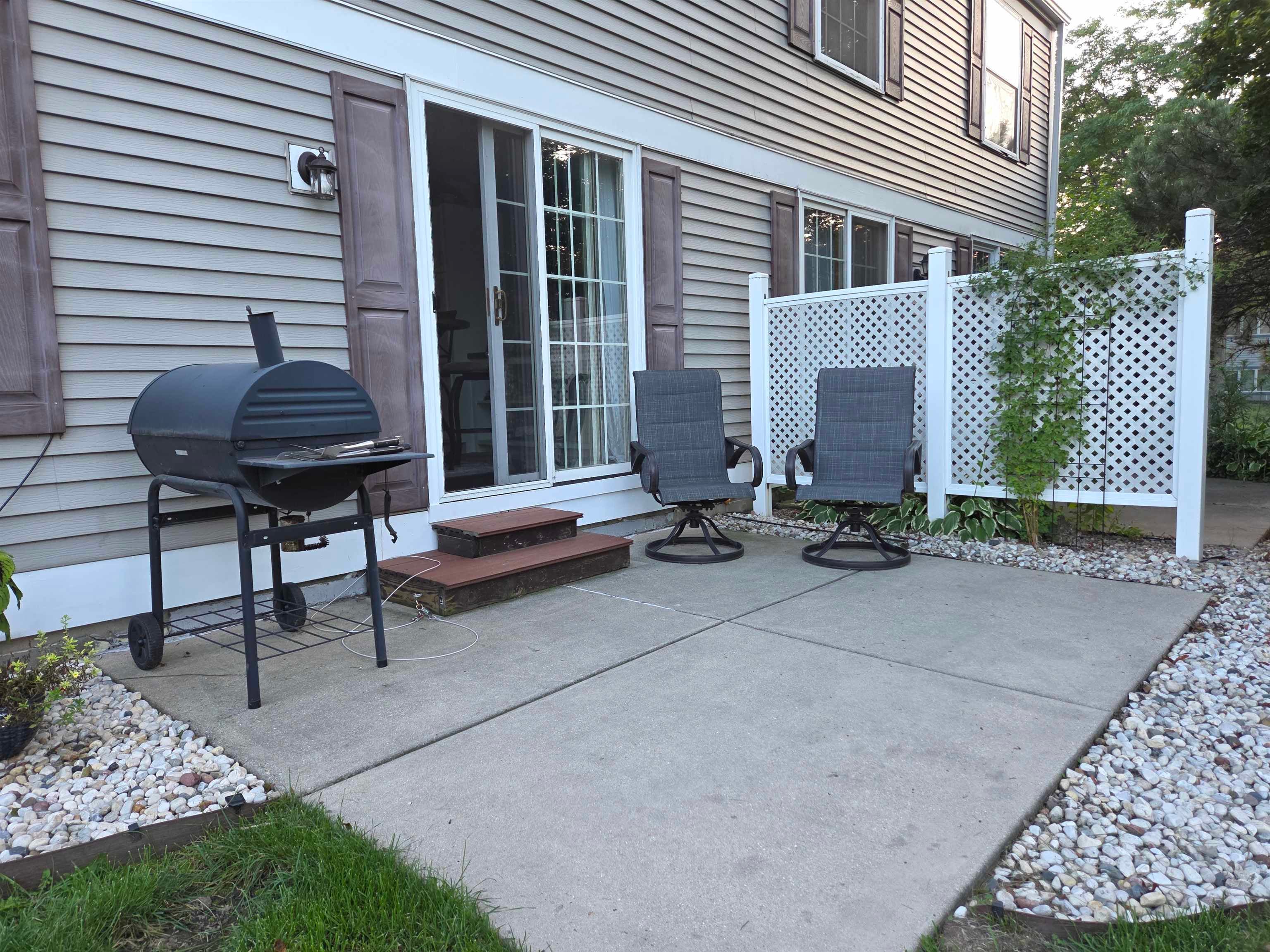 985 Walnut Street - Photo 2