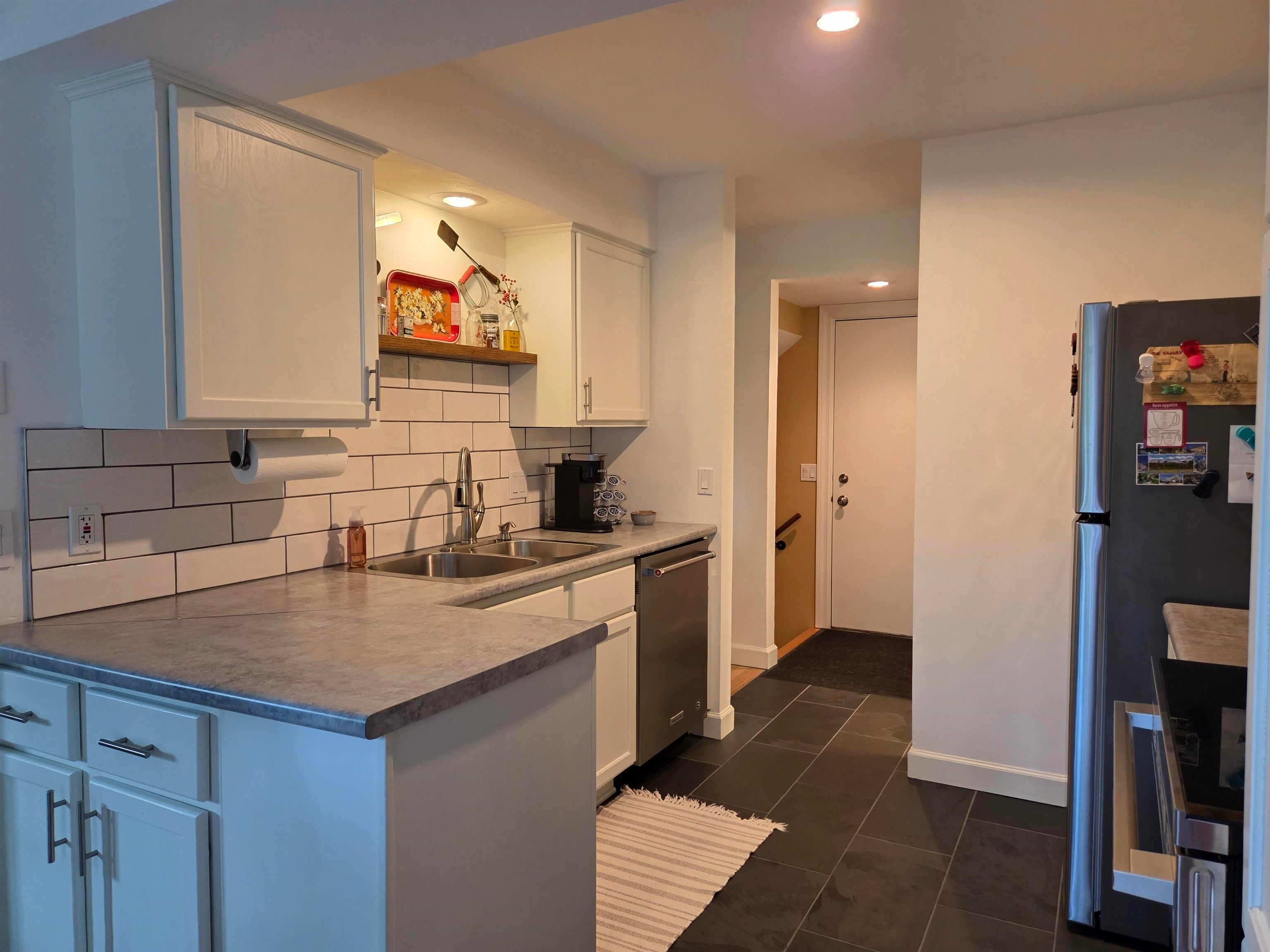 985 Walnut Street - Photo 4