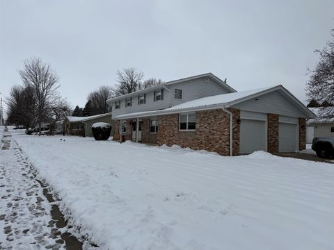 Photo of 2804-2806 Mineral Point Avenue, Janesville, WI 53548 (MLS # 2013535)