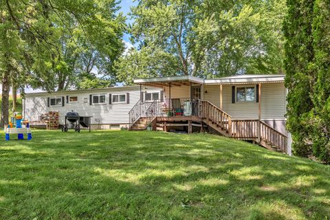 Photo of E6190 Highway 154, Reedsburg, WI 53959 (MLS # 2027486)