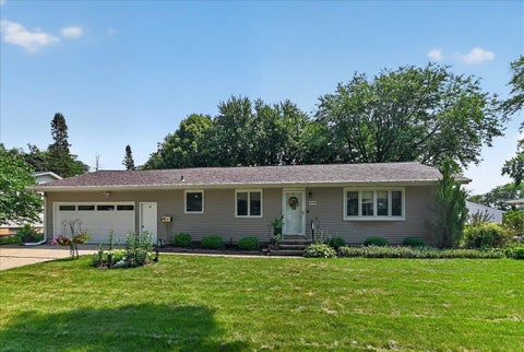 Photo of 4709 Hermsmeier Lane, Madison, WI 53714 (MLS # 2030310)